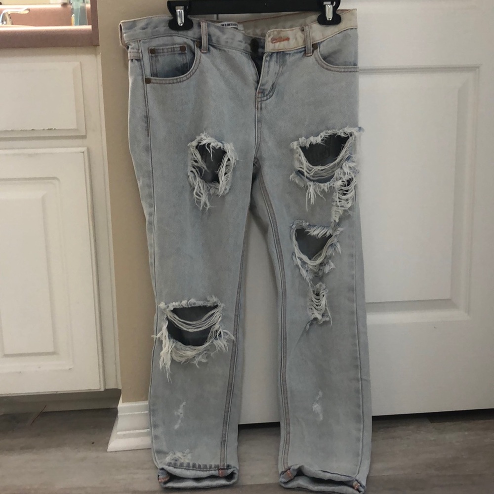 NWOT Never worn teaspoon ripped jeans